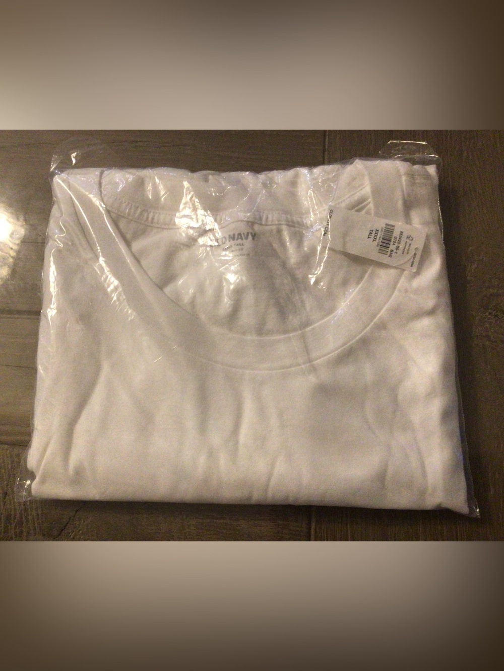 Menβs Old Navy T-shirt White Size 4XLT Big/Tall NWT